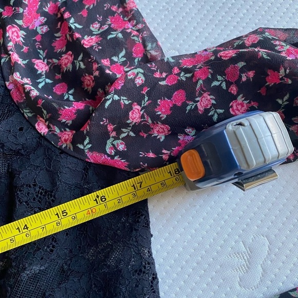 For Love & Lemons x Victoria's Secret Floral Valentines Day Romantic Robe Size L - Picture 6 of 7